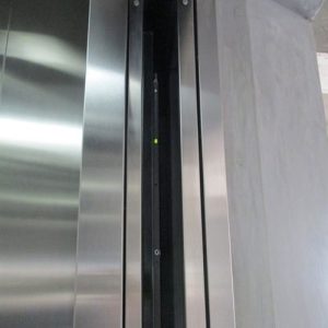 سنسور چشمی نقطه ای درب آسانسور - شرکت سپهر صنعت مبتکر پارس